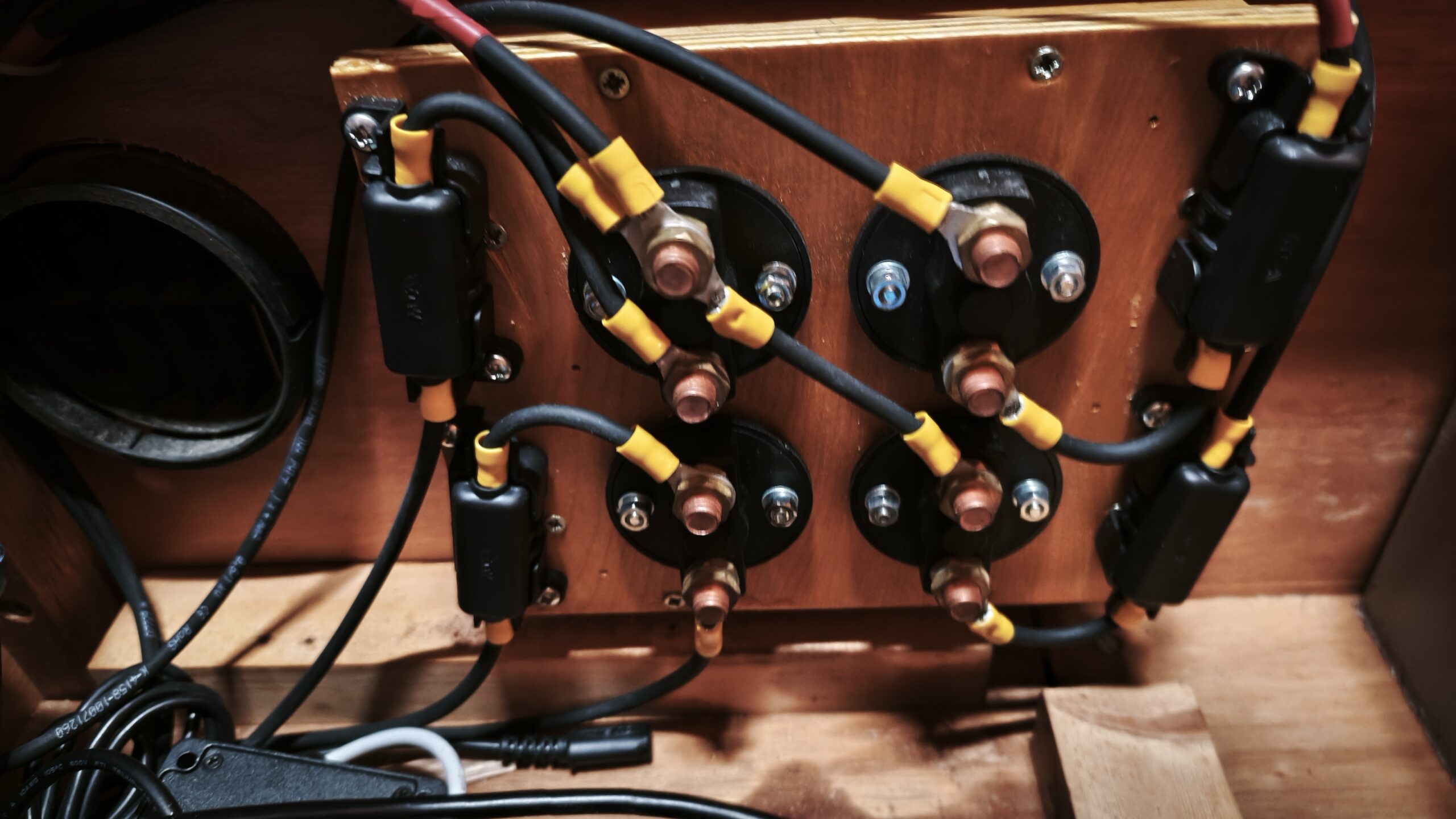 Electrical distribution panel with circuit breakers aboard PRANIS